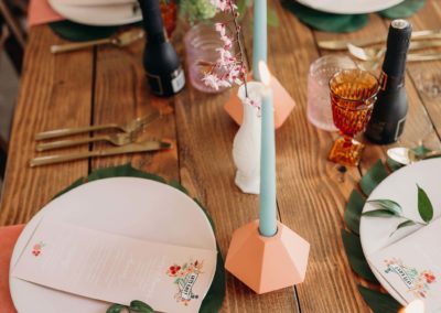 coral-turquoise-candles-wedding-table