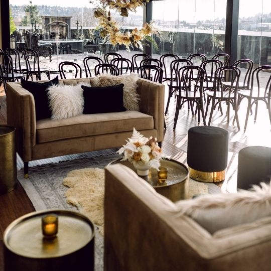 lounge square